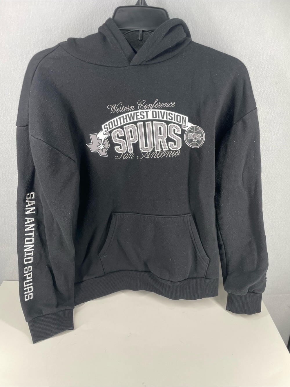 NBA San Antonio Spurs Boys Black Pullover Hoodie Fleece Pockets 12-13Y